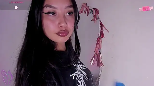 Viioleett_cum's Webcam Show
