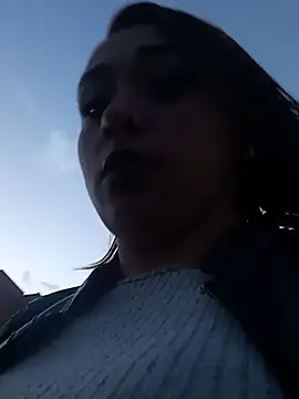 Mariana-94 Adlı Modelin Canlı XXX Sohbeti