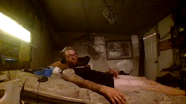 bearded_cross 在線直播表演