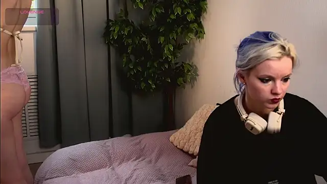 bluebeell webcam show