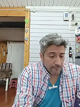 Girth_Gusn Webbikameraesitys