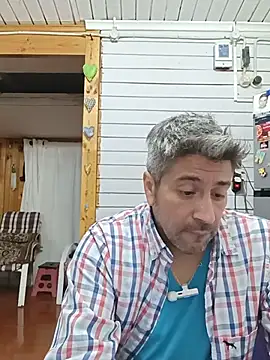 Girth_Gusn Webbikameraesitys
