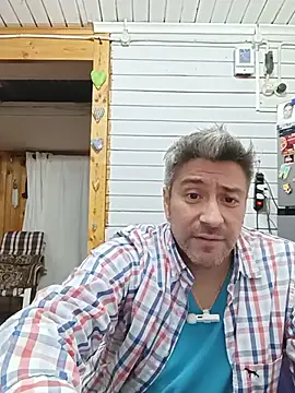 Girth_Gusn Webbikameraesitys