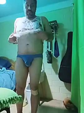 Show modela Girth_Gus na web-kameri