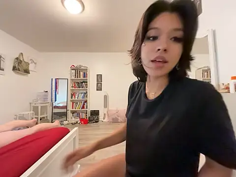 petitelatinateen Шоу с уебкамера