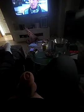 Show modela bigdicksklave na web-kameri