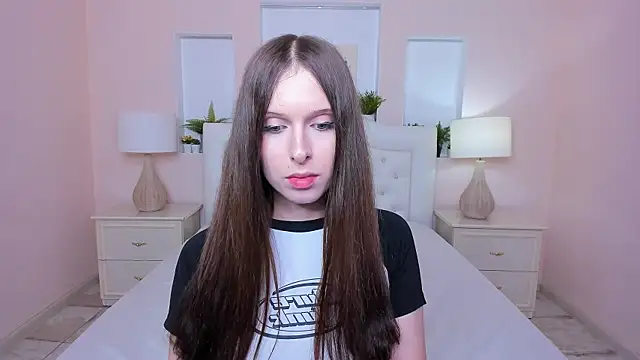 dark_k1tty Show in webcam