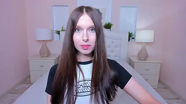 dark_k1tty Show in webcam