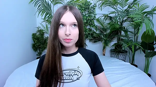dark_k1tty Show in webcam