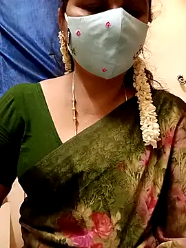 sushma26 Show in webcam