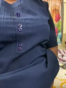 YourTeluguQueen143 webcam show