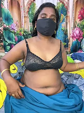YourTeluguQueen143 Show Webcam