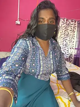 הופעת וובקאם של YourTeluguQueen143