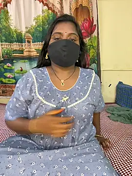 YourTeluguQueen143 Show Webcam