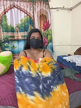 הופעת וובקאם של YourTeluguQueen143