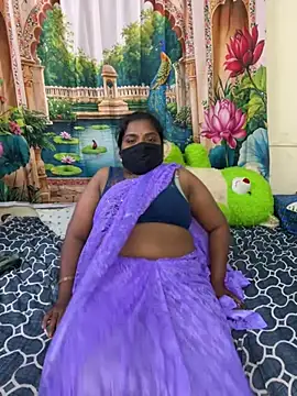 Show modela YourTeluguQueen143 na web-kameri