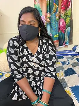 YourTeluguQueen143 Webcam Show