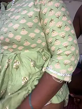 YourTeluguQueen143's Webcam Show