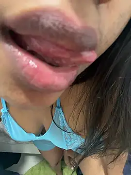 SluttyCouple69's Webcam Show