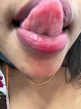 SluttyCouple69: διαδικτυακό σόου στην κάμερα