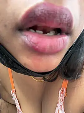 SluttyCouple69 网络视讯表演
