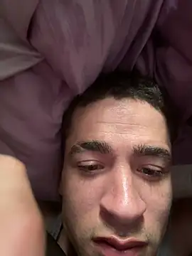 Bigdickpinnky: διαδικτυακό σόου στην κάμερα