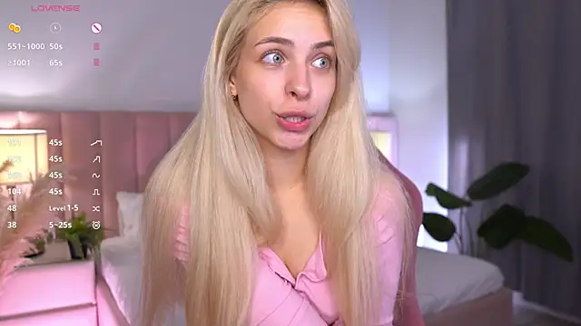 XXX chat uživo modela ShinyBarbie