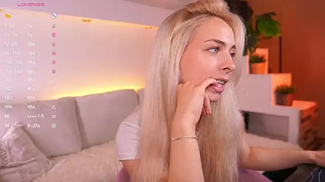 ShinyBarbie's Live XXX Chat