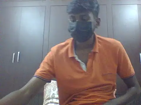 Show modela HYD_WGL_BOY na web-kameri