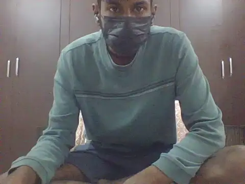 Show modela HYD_WGL_BOY na web-kameri