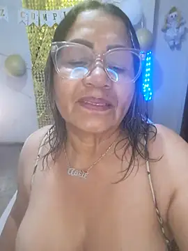 Czat XXX na żywo – Vickyfox_