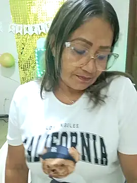 Vickyfox_ Adlı Modelin Canlı XXX Sohbeti