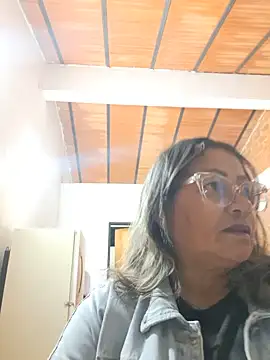 Živý XXX chat Vickyfox_
