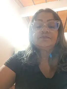 צ'אט XXX בשידור חי של Vickyfox_
