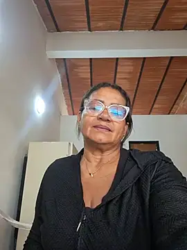 צ'אט XXX בשידור חי של Vickyfox_