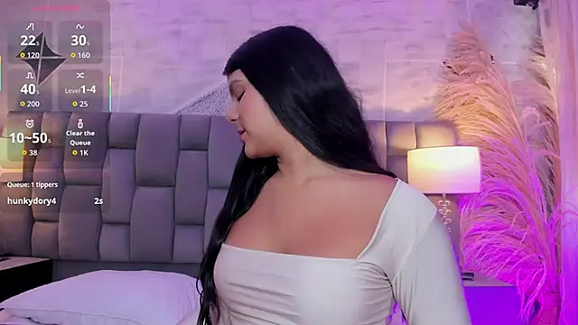 PauliinaBelle_ Show in webcam