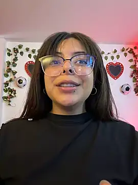 MiaCollinssx XXX чат на живо