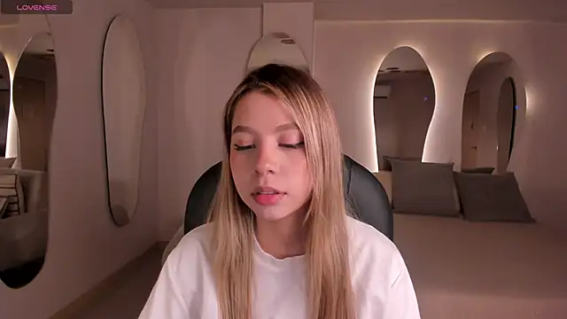 TiffannySins' Live XXX Chat