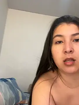 evelyn_1702's Webcam Show