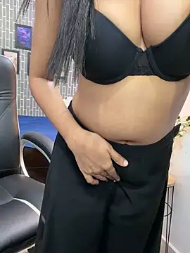 escape_with_me Show in webcam