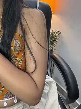 escape_with_me Adlı Modelin Canlı XXX Sohbeti