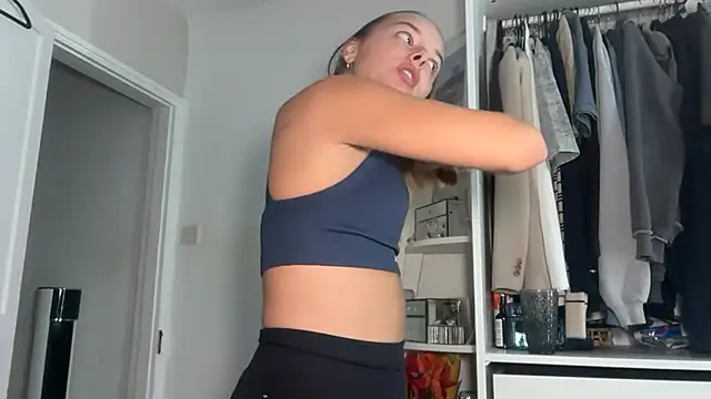 KayleeBella Adlı Modelin Canlı XXX Sohbeti