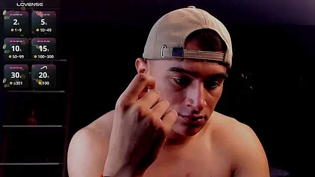 LiamDeep Show in webcam