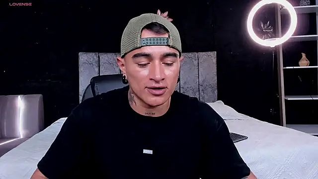 LiamDeep Show in webcam
