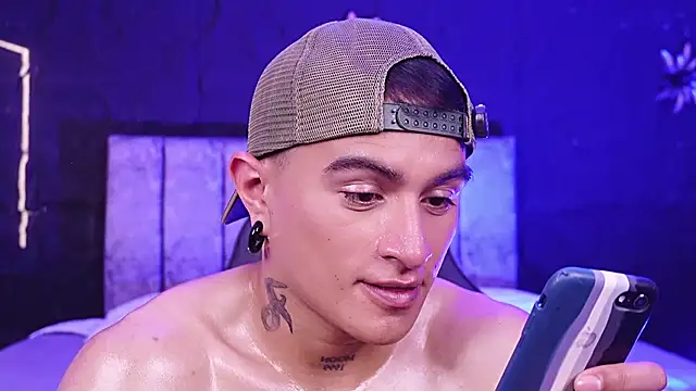 LiamDeep Show Webcam