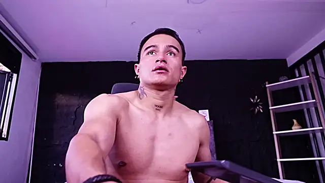 LiamDeep live XXX chat