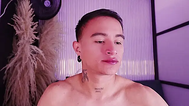 LiamDeep 在線直播表演