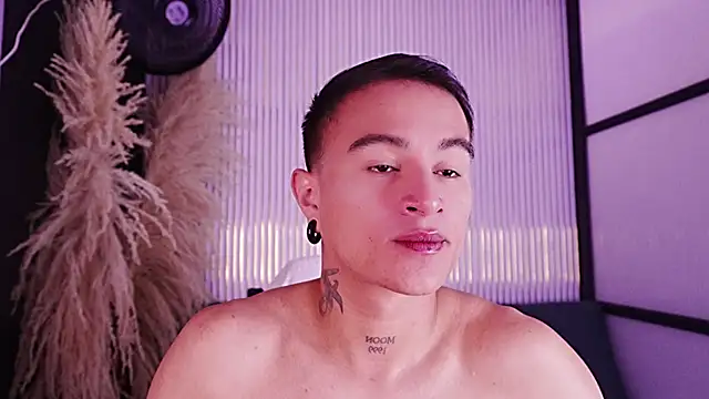 LiamDeep 在線直播表演