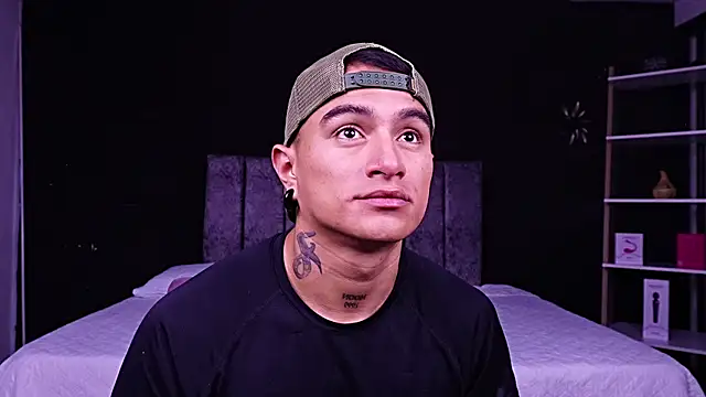 LiamDeep Show Webcam