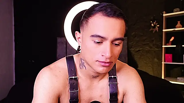 צ'אט XXX בשידור חי של LiamDeep